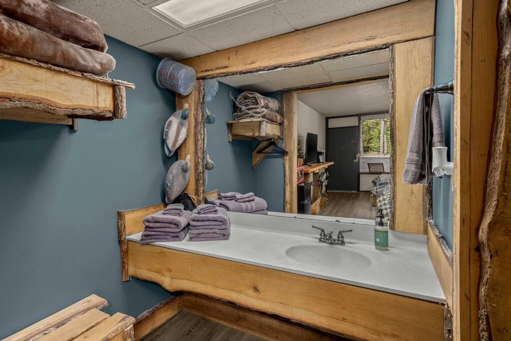 Stonegate 2 Queen Beds Fast Wifi 50